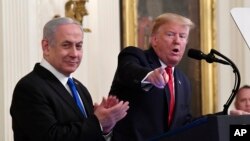 El presidente estadounidense Donald Trump con el primer ministro israelí en funciones Benjamin Netanyahu en la Casa Blanca en Washington, el 28 de enero del 2020. 