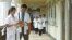 Los títulos de los médicos malasios graduados en Cuba no son reconocidos por Kuala Lumpur. 