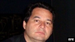 El escritor cubano Ángel Santiesteban en foto de archivo