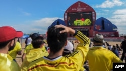 La hinchada colombiana reacciona ante el resultado del juego contra la selección de Japón el martes 19 de junio en el Mundial de Rusia 2018.