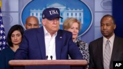 El presidente Donald Trump hace una pausa durante una conferencia de prensa en la Casa Blanca, el sábado 14 de marzo del 2020, en Washington, DC.