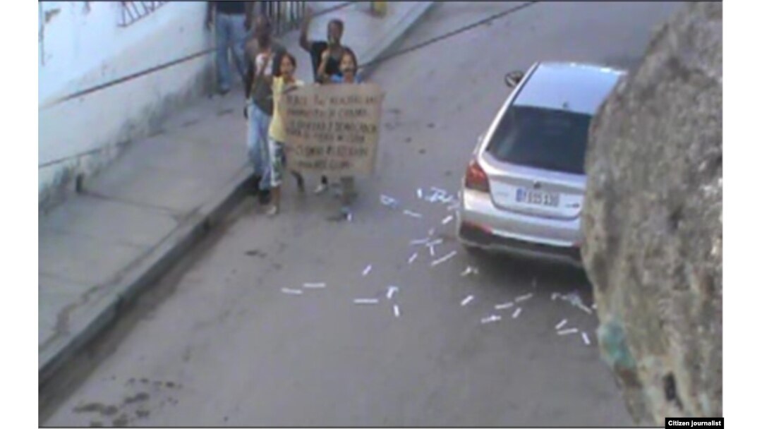 Protesta en Holguín del Movimiento Cubano Reflexión mayo 10