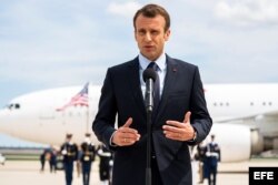 El presidente francés, Emmanuel Macron, ofrece un discurso a su llegada a EEUU.