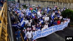 Nicaragüenses exigen la salida de Daniel Ortega del poder con marcha multitudinaria. 