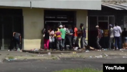 Imagen del saqueo en San Félix, Ciudad Guyana. 