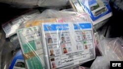 Detalle de los paquetes electorales previo a su distribución en Ciudad de Panamá