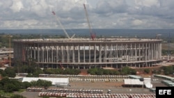 Obras en el Estadio Nacional de Brasilia, anteriormente Estadio Mané Garrincha, en Brasilia, donde se jugarán algunos partidos del Mundial Brasil 2014.