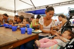 Más de 4 mil venezolanos almuerzan diariamente en este refugio que opera gracias a la colaboración de la iglesia, el PMA, ONU y USAID.