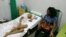 Berta Soler visita en el hospital a Xiomara de las Mercedes Cruz Miranda. (Facebook/FNCA)