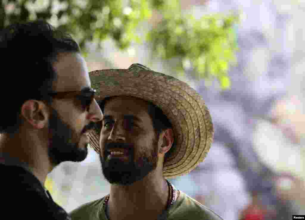 El artista cubanoamericano Jose Parla y el franc&eacute;s J.R. invitados a la Bienal 