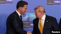 El secretario general de la OTAN, Mark Rutte, el presidente de Estados Unidos, Donald Trump, durante cumbre de líderes de la OTAN en Ankara, Turquía.