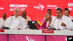 Díaz-Canel y Nicolás Maduro en la XXIII Cumbre de Jefes de Estado y Gobierno del ALBA-TCP, celebrada en Caracas, Venezuela.