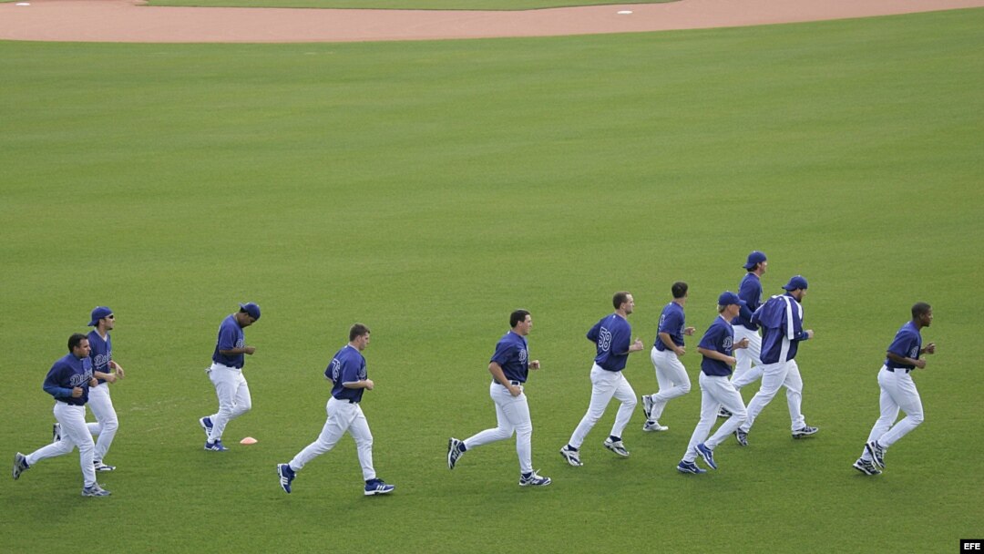 Jugadores de los Dodgers de Los Ángeles durante los Entrenamientos de Primavera en Dodgertown, Vero Beach, Florida en febrero de 2005.