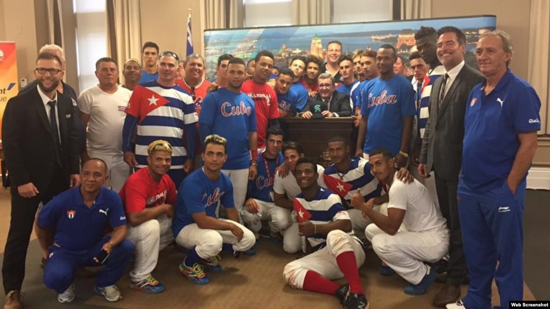 Equipo cubano de béisbol Sub-18 en Québec, Canadá.