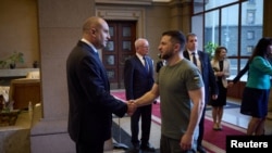 En su visita a Bulgaria Zelenskiy fue recibido por el presidente Rumen Radev. Ukrainian Presidential Press Service/Handout via REUTERS