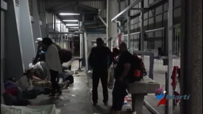 Cubanos sobreviven en Costa Rica mientras esperan una salida a su situación