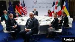 Los ministros de Exteriores del G7 se reúnen en la Abadía de Vaux-de-Cernay, en Cernay-la-Ville, a las afueras de París, Francia, el 27 de marzo de 2026. ALAIN JOCARD/Pool via REUTERS