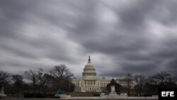 Imagen del Capitolio, bajo unos nubarrones.