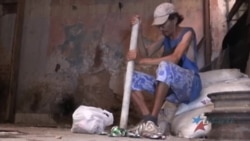 Cuba: Familia de discapacitados vive hace 6 años en un parqueo a la intemperie