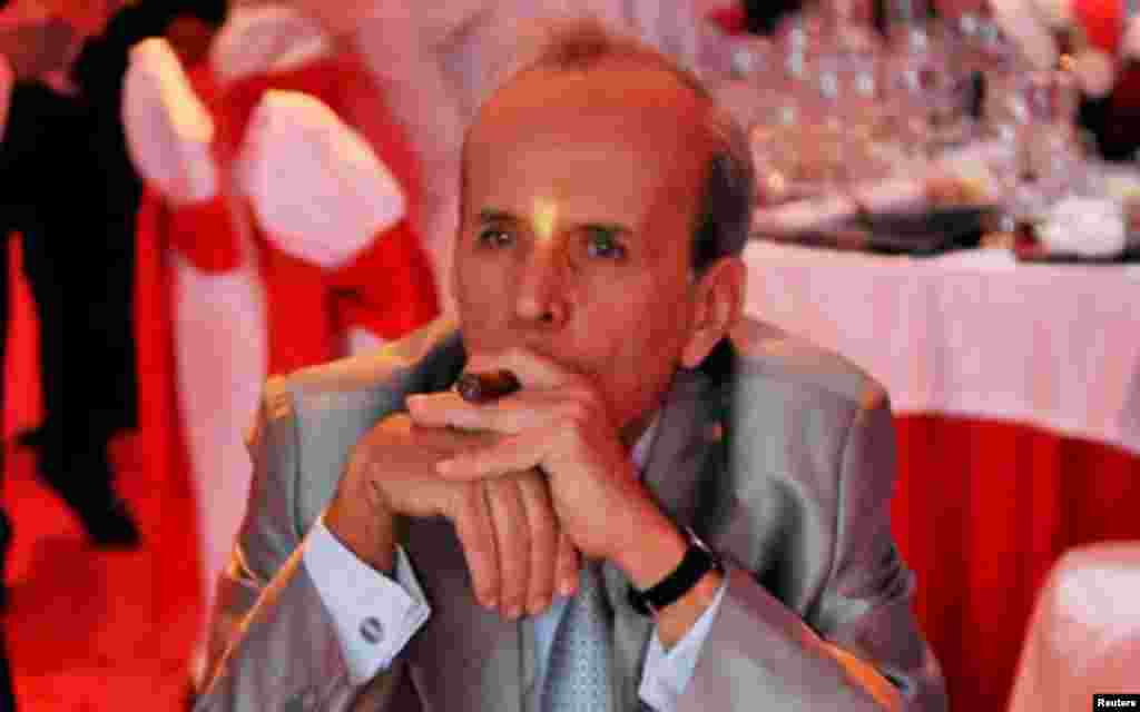 El presidente del Parlamento cubano Ricardo Alarcón durante la cena de gala en el cierre de la XIV edición del Festival del Habano.