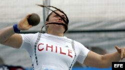 La atleta chilena Natalia Ducó durante la final del lanzamiento de la bala 