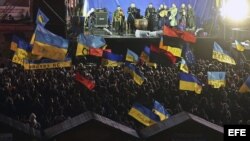 Los manifestantes se han congregado en la Plaza de la Independencia en Kiev. 