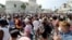 Cubanos frente al Capitolio en La Habana, el 11 de julio de 2021, cuando exigieron el fin del régimen comunista y gritaron "Patria y Vida".