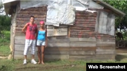 Baracoa, Cuba. Familia ante amenaza de desalojo.