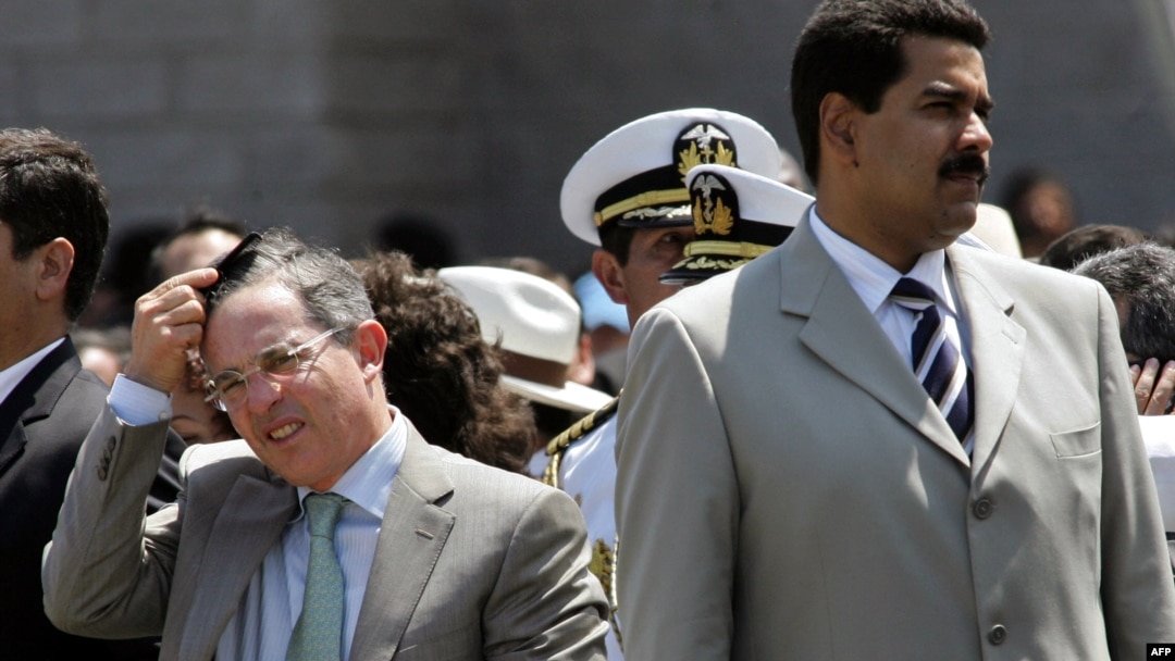 Alvaro Uribe Vélez y Nicolás Maduro