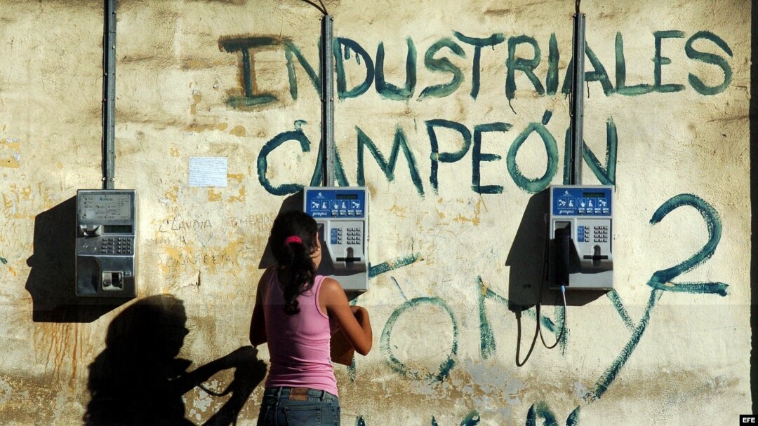 (Archivo) Fanaticada de Industriales en grafitti 
