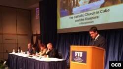 Simposio sobre la iglesia católica en Cuba