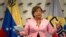La presidenta del Consejo Nacional Electoral, Tibisay Lucena, ofrece declaraciones en Caracas este 9 de agosto. EFE
