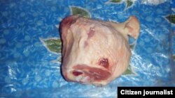 Reporta Cuba. Ración de carne de "pollo por la cuota" que venden por la "libreta". Foto: Mailín Góngora.