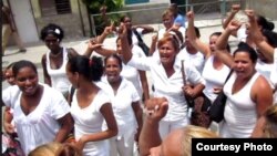 Damas de Blanco: Te literario en Santiago de Cuba