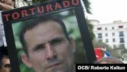 Protesta por encarcelamiento de José Daniel Ferrer frente al Consulado de España, en Coral Gables. (Foto: Roberto Koltún)