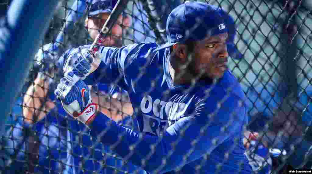 Yasiel Puig juega en las Grandes Ligas desde 2013 con los Dodgers de Los Ángeles hasta el presente. En 2013 bateó para .319; en 2014 para .296; en 2015 para .255; en 2016 y 2017 para .263. &nbsp; &nbsp;