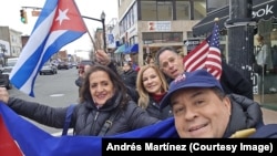 Desde temprano llegaron vehículos provenientes de diferentes estados para desfilar por Bergenline Avenue.