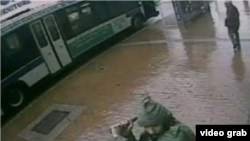 Zale Thompson atacó a cuatro policías con un hacha en Queens, Nueva York. 