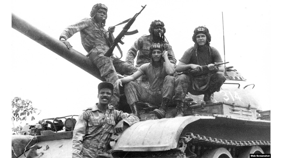 Soldados cubanos en Angola.