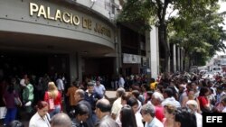 Vista del exterior del Palacio de Justicia de Caracas, durante causa contra la magistrada venezolana María Lourdes Afiuni.