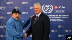 FOTO ARCHIVO. Daniel Ortega y Miguel Díaz-Canel en septiembre de 2023, ambos gobernantes acordaron en 2021 una exención de visados que ha derivado en el mayor éxodo migratorio desde la isla a los Estados Unidos.