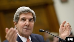 STX30 WASHINGTON (ESTADOS UNIDOS) 04/09/2013.- El secretario de Estado de Estados Unidos, John Kerry, comparece durante el Comité de Relaciones Exteriores del Senado estadounidense celebrado para acordar una autorización que respalde el uso de la fuerza e