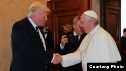El papa Francisco recibió este miércoles en el Vaticano por primera vez al presidente de Estados Unidos, Donald Trump.