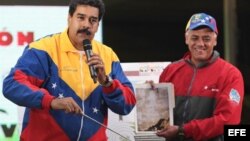 Nicolás Maduro aseguró que el rostro del fallecido gobernante Hugo Chávez apareció en una de las paredes rocosas de uno de los túneles, que forman parte de la excavación de una línea en construcción del Metro de Caracas.