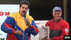 Maduro aseguró que el rostro del fallecido gobernante Hugo Chávez apareció en una de las paredes de uno de los túneles, que forman parte de la excavación de una línea en construcción del Metro de Caracas, y de la cual mostró una foto.