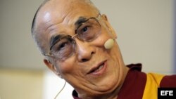 El Dalái Lama, el líder espiritual tibetano, asiste a la 16 edición de la conferencia internacional Forum 2000 en Praga (República Checa). 