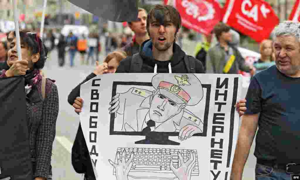 "Libertad en Internet" en las pancartas de las manifestaciones. 