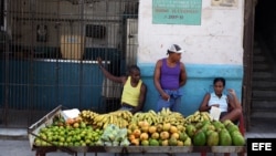 Vendedores ambulantes en La Habana. 