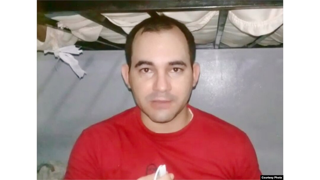 Jorge Ariel Sánchez, migrante cubano de 26 años, detenido en un centro para migrantes en Panamá