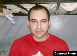 Jorge Ariel Sánchez, migrante cubano de 26 años, detenido en un centro para migrantes en Panamá